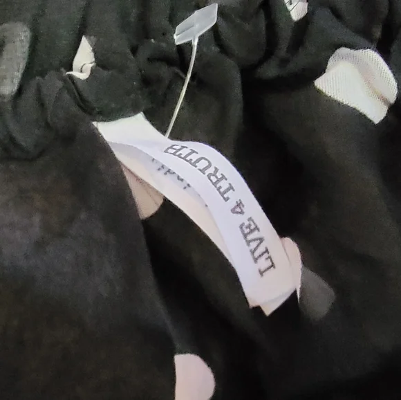 Black and White Off Shoulder Sheer Polka Dot Top Juniors Sz Large New! - Picture 3 of 3